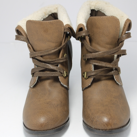 Bethany Mota Women Ankle heel lace up brown Boots - Picture 2 of 6